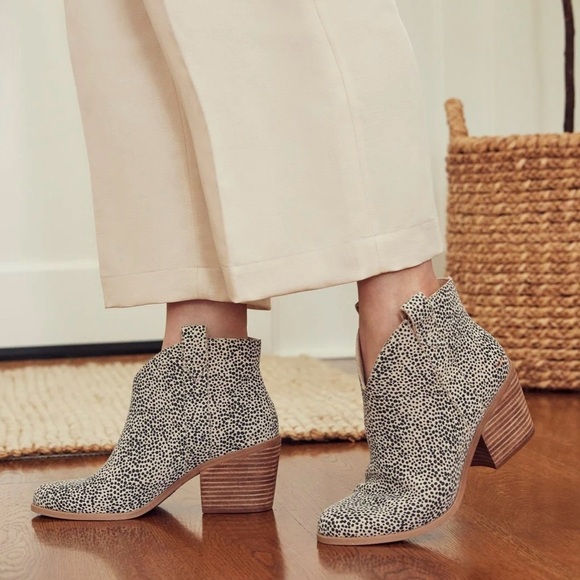 TOMS Constance Heeled Boot - Picture 10 of 12